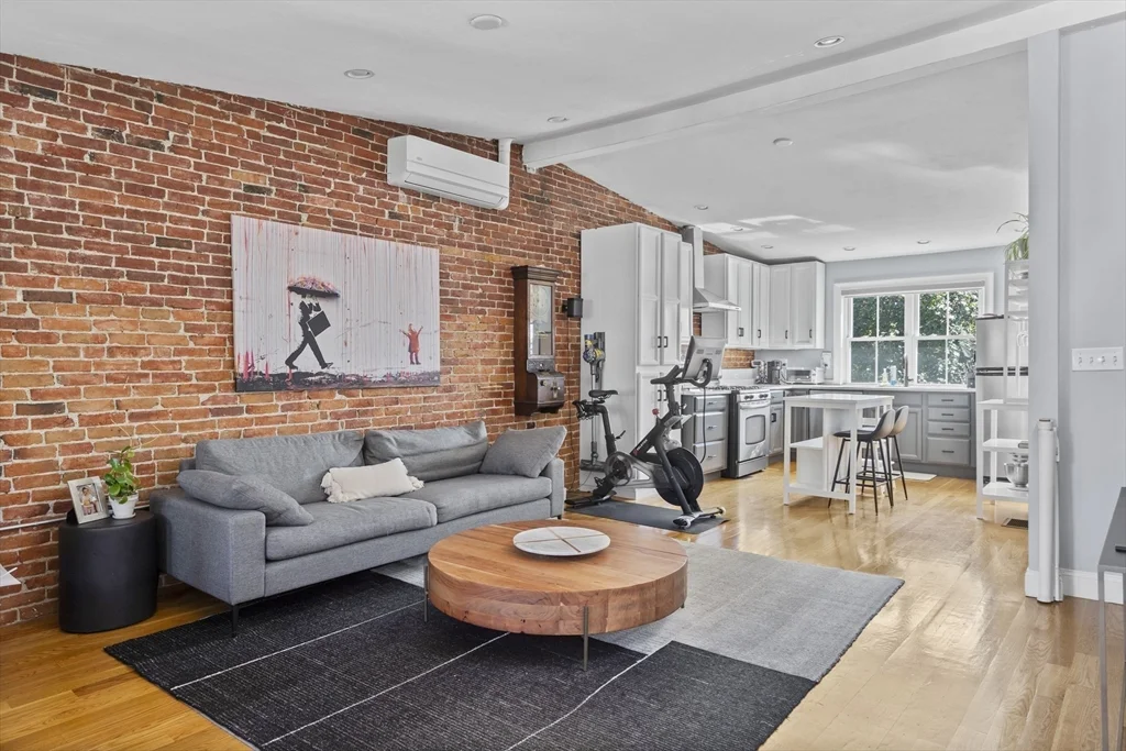 2 bed, 2 bath apartment for rent at 665 E 5th St Unit 2, South Boston — photo 4 of 23