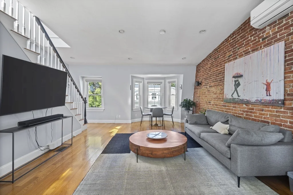 2 bed, 2 bath apartment for rent at 665 E 5th St Unit 2, South Boston — photo 3 of 23