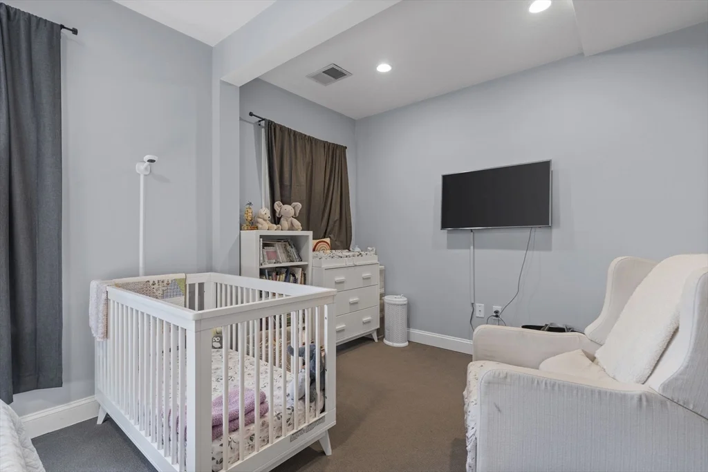 2 bed, 2 bath apartment for rent at 665 E 5th St Unit 2, South Boston — photo 12 of 23