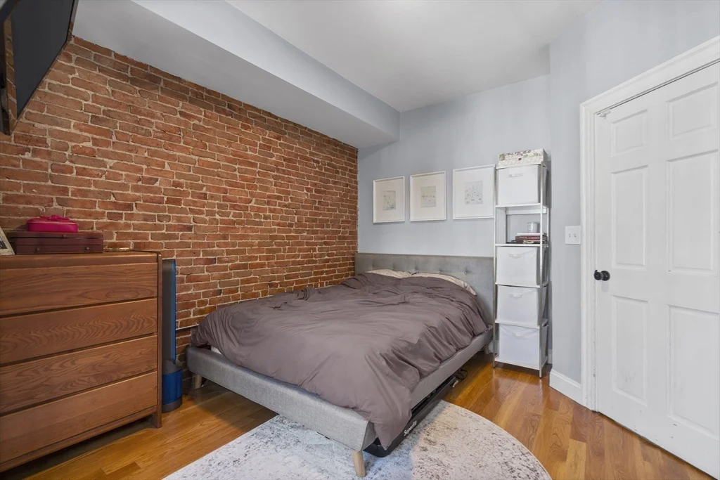 2 bed, 2 bath apartment for rent at 665 E 5th St Unit 2, South Boston — photo 13 of 23