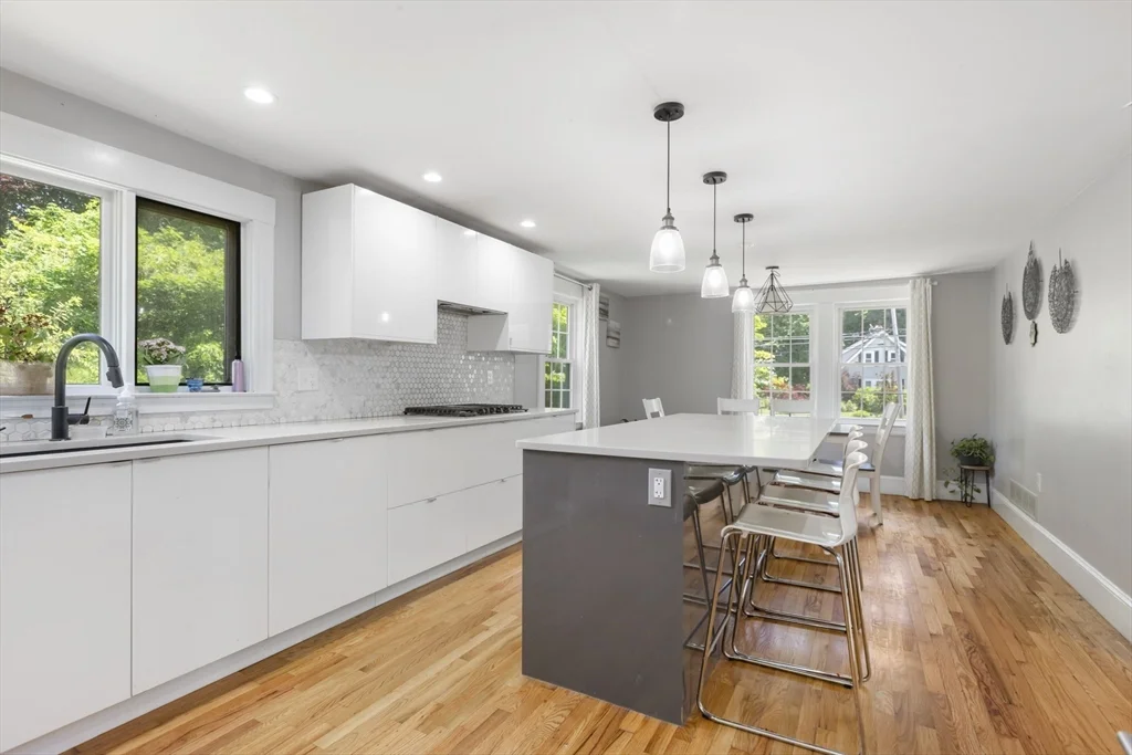 3 bed, 2 bath apartment for rent at 665 S Main St, Sharon — photo 11 of 23