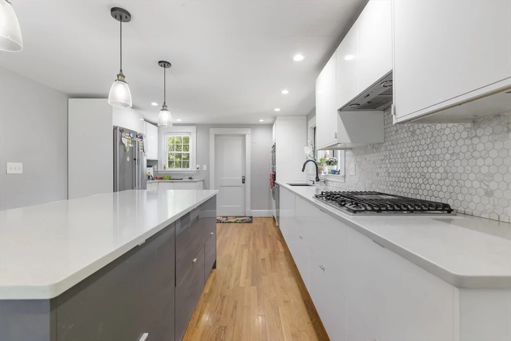 3 bed, 2 bath apartment for rent at 665 S Main St, Sharon — photo 12 of 23