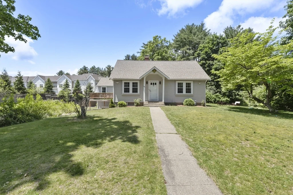 3 bed, 2 bath apartment for rent at 665 S Main St, Sharon — photo 1 of 23