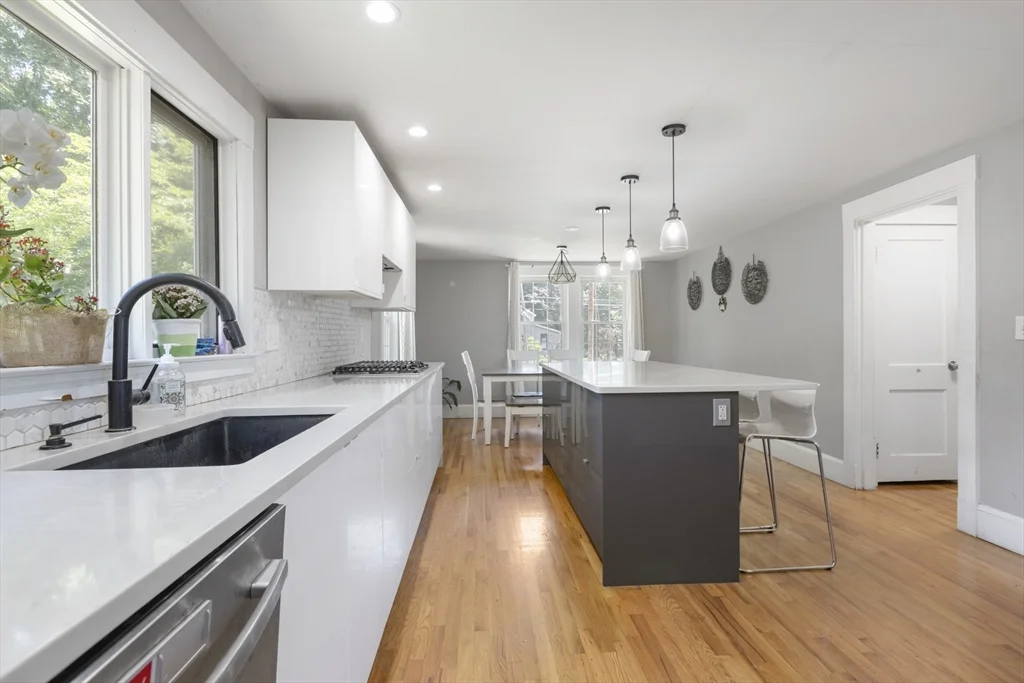 3 bed, 2 bath apartment for rent at 665 S Main St, Sharon — photo 10 of 23