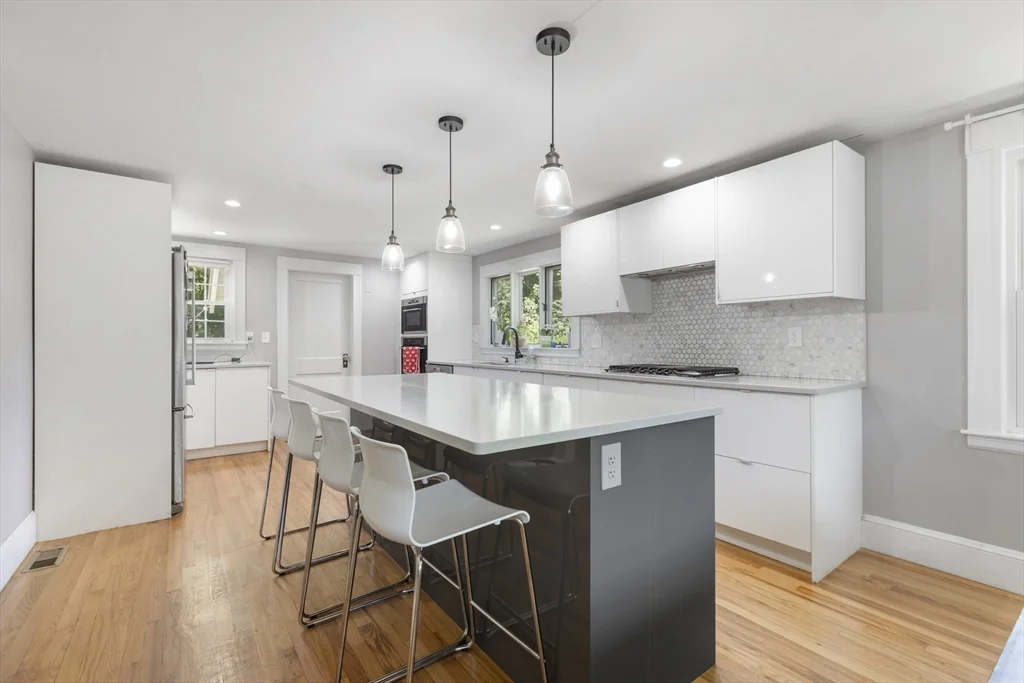 3 bed, 2 bath apartment for rent at 665 S Main St, Sharon — photo 7 of 23