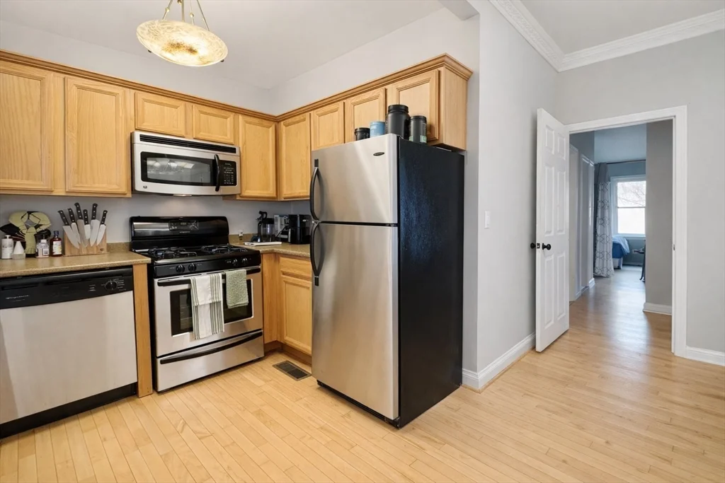 1 bed, 1 bath apartment for rent at 666 E 5th St Unit 1, South Boston — photo 5 of 11