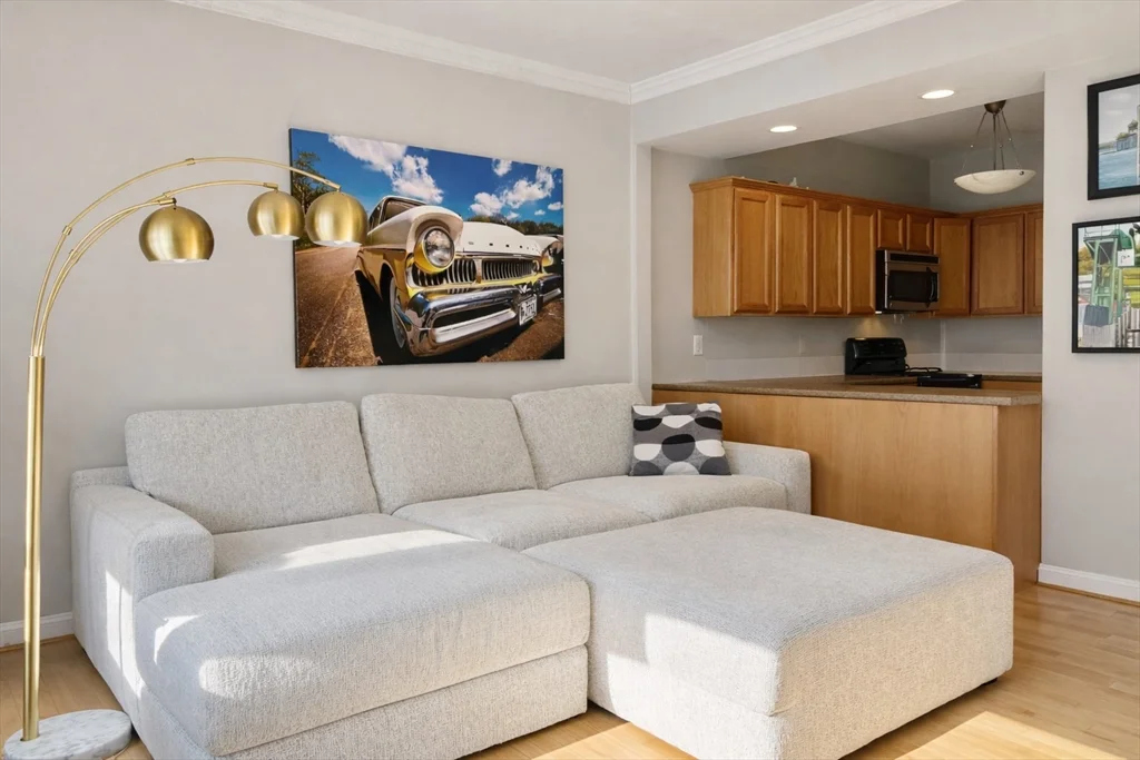 1 bed, 1 bath apartment for rent at 666 E 5th St Unit 1, South Boston