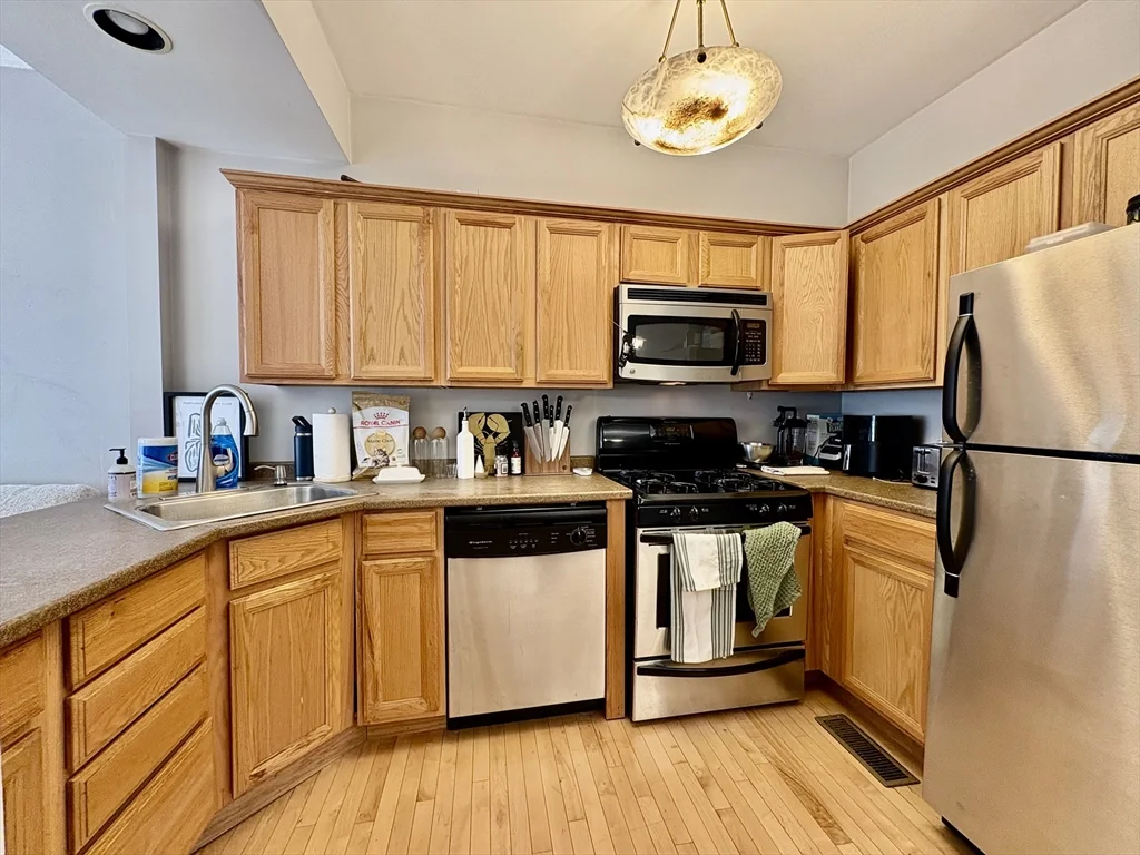 1 bed, 1 bath apartment for rent at 666 E 5th St Unit 1, South Boston — photo 4 of 11