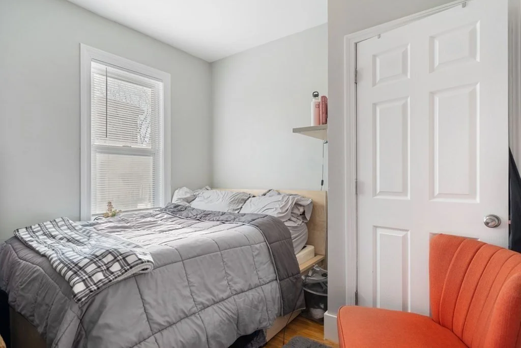 4 bed, 2 bath apartment for rent at 666 East 8th Unit 2, Boston — photo 11 of 21