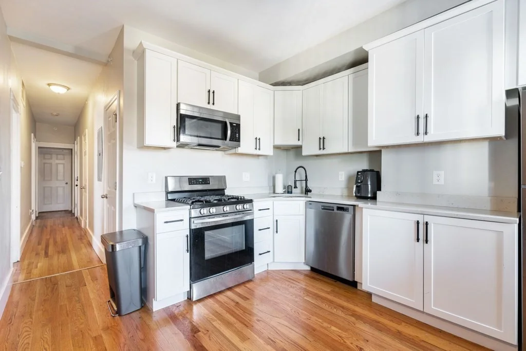 4 bed, 2 bath apartment for rent at 666 East 8th Unit 2, Boston — photo 2 of 21