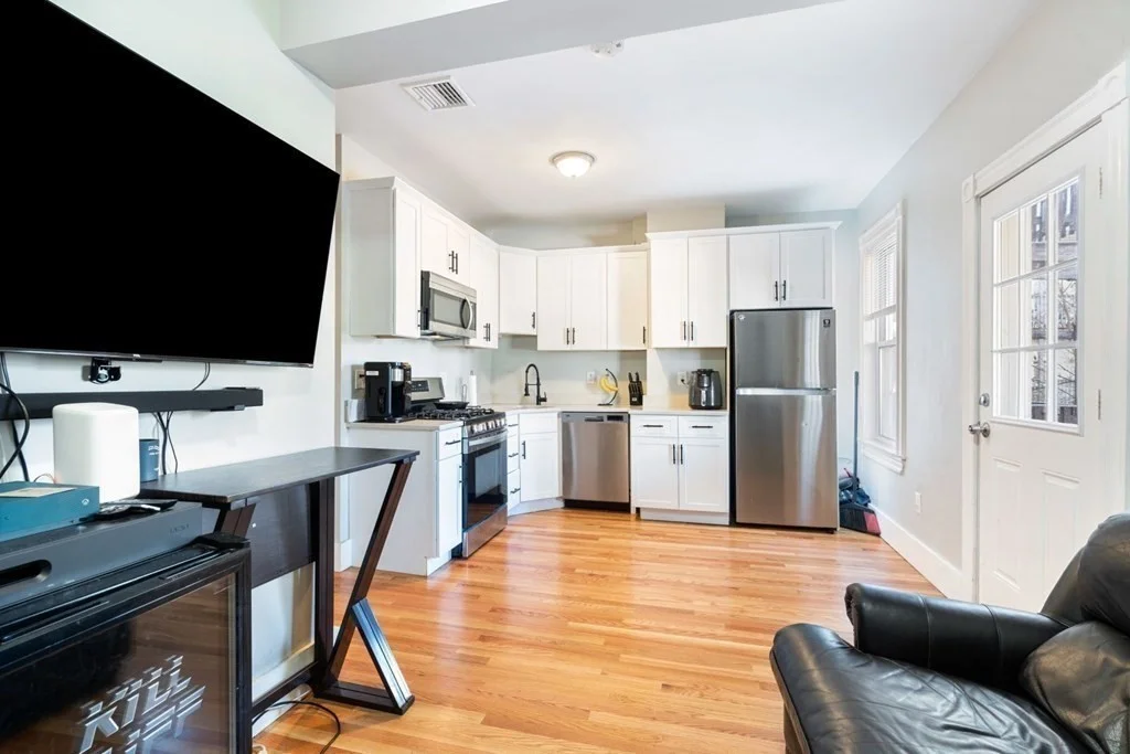 4 bed, 2 bath apartment for rent at 666 East 8th Unit 2, Boston — photo 3 of 21
