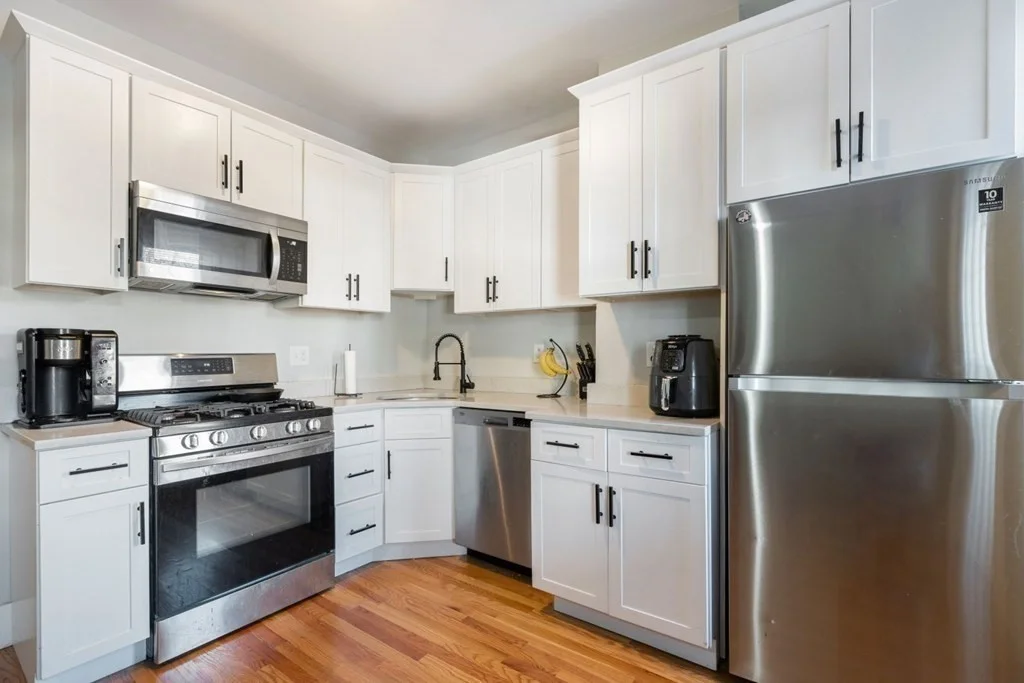 4 bed, 2 bath apartment for rent at 666 East 8th Unit 2, Boston — photo 14 of 21