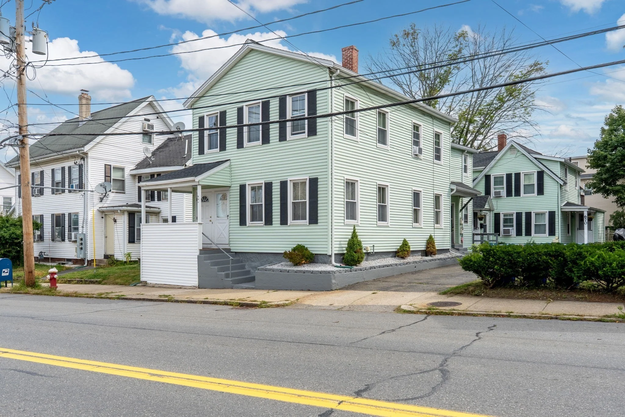 2 bed, 1 bath apartment for rent at 666 Main St Unit 1, Wakefield