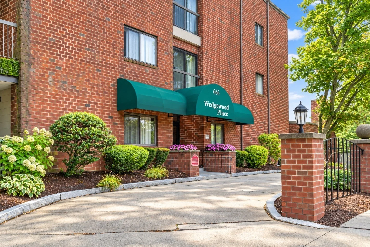 2 bed, 2 bath apartment for rent at 666 Main St Unit 208, Winchester