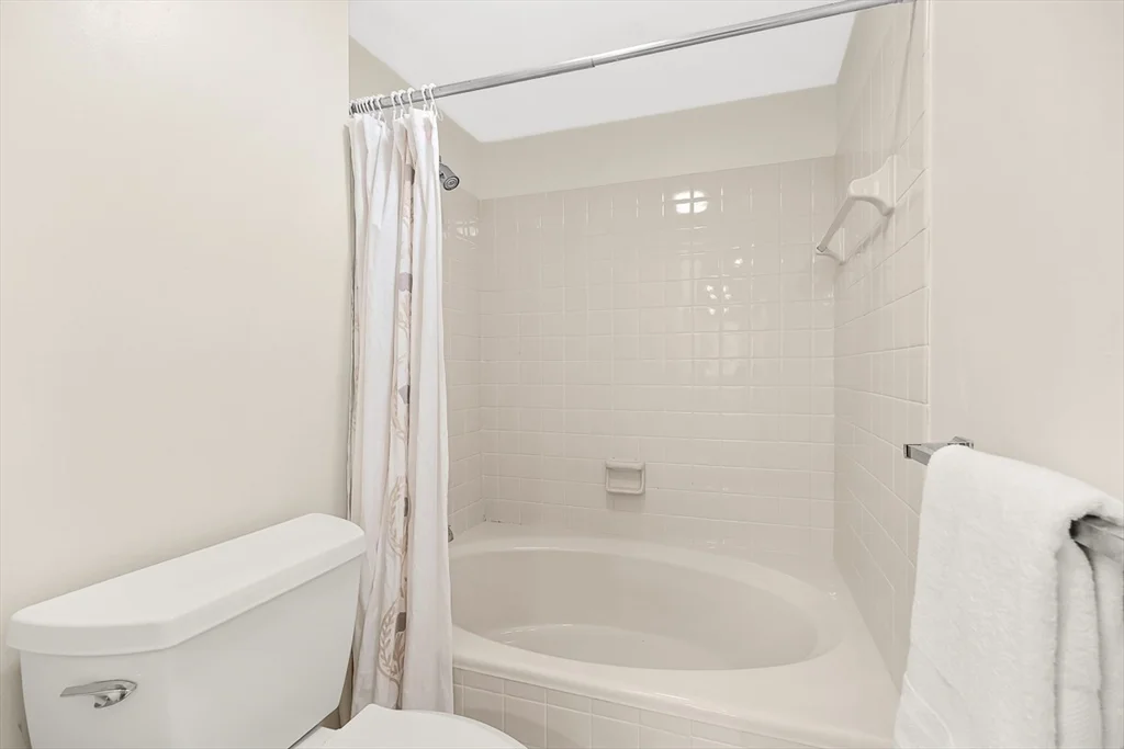 2 bed, 2 bath apartment for rent at 666 Main St Unit 315, Winchester — photo 27 of 37