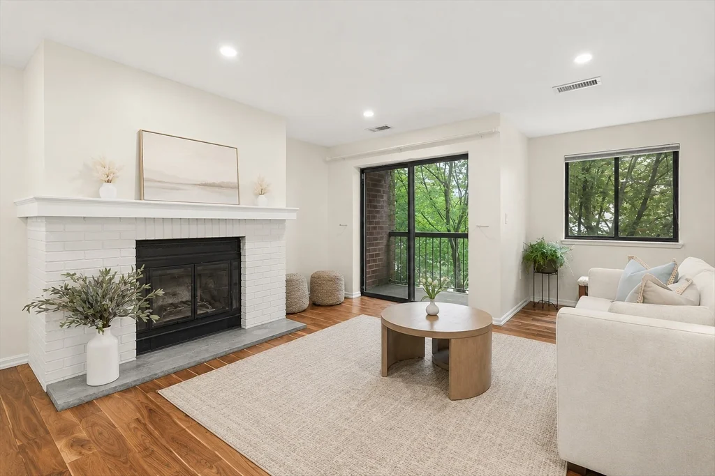 2 bed, 2 bath apartment for rent at 666 Main St Unit 315, Winchester — photo 3 of 37