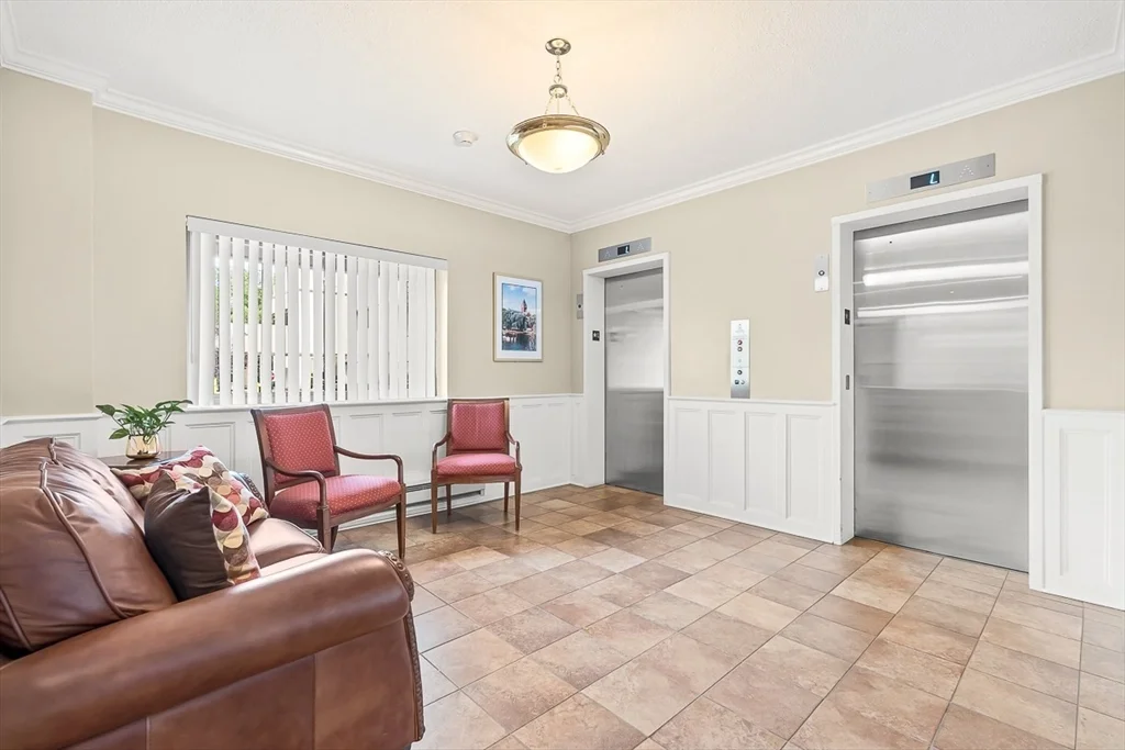 2 bed, 2 bath apartment for rent at 666 Main St Unit 315, Winchester — photo 32 of 37