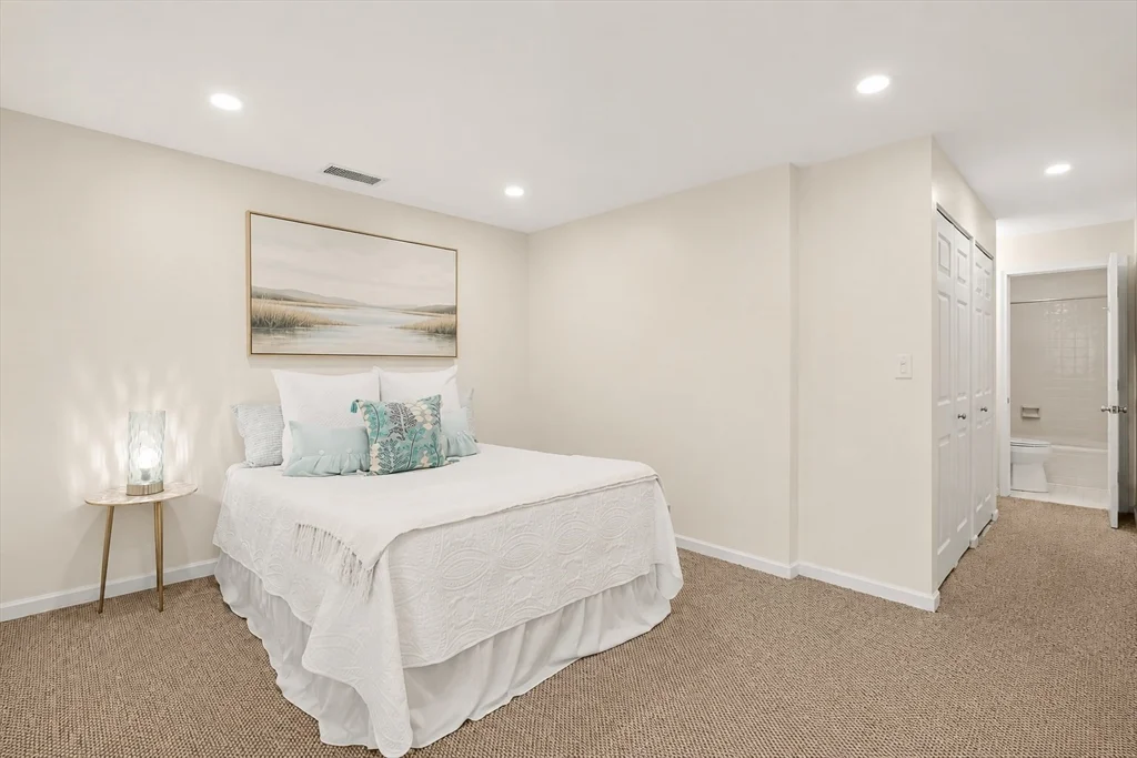 2 bed, 2 bath apartment for rent at 666 Main St Unit 315, Winchester — photo 19 of 37