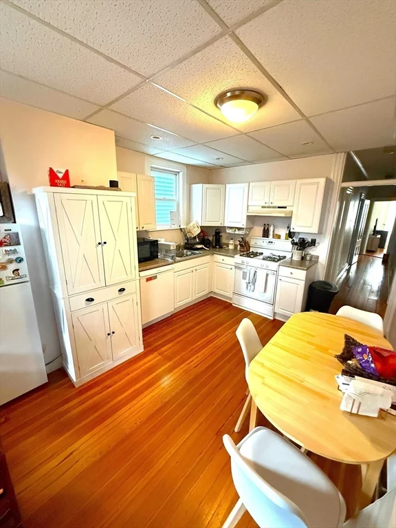 2 bed, 1 bath apartment for rent at 667 East 8th Unit 1, South Boston — photo 5 of 11