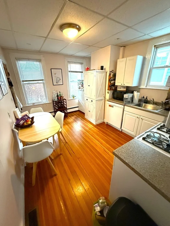 2 bed, 1 bath apartment for rent at 667 East 8th Unit 1, South Boston — photo 3 of 11