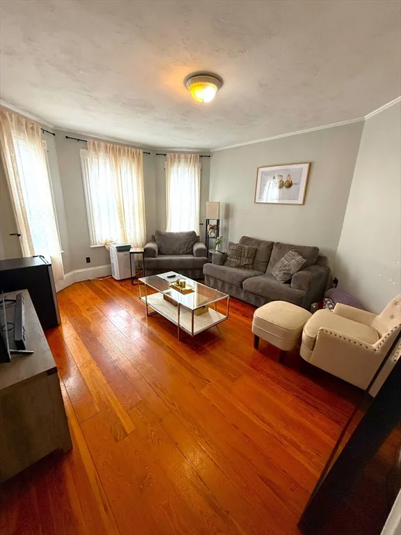 2 bed, 1 bath apartment for rent at 667 East 8th Unit 1, South Boston