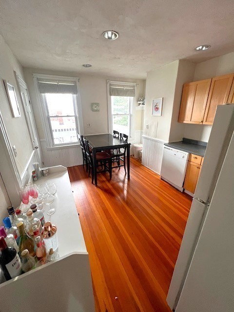 3 bed, 1 bath apartment for rent at 667 East 8th Unit 3, South Boston — photo 2 of 10
