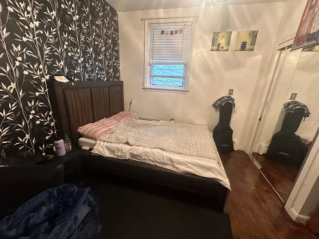 3 bed, 1 bath apartment for rent at 667 Saratoga Unit 1, East Boston — photo 4 of 13