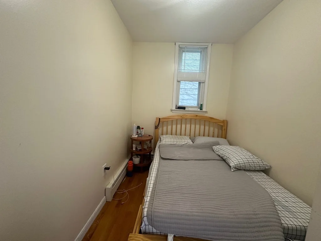 3 bed, 1 bath apartment for rent at 667 Saratoga Unit 1, East Boston — photo 5 of 13