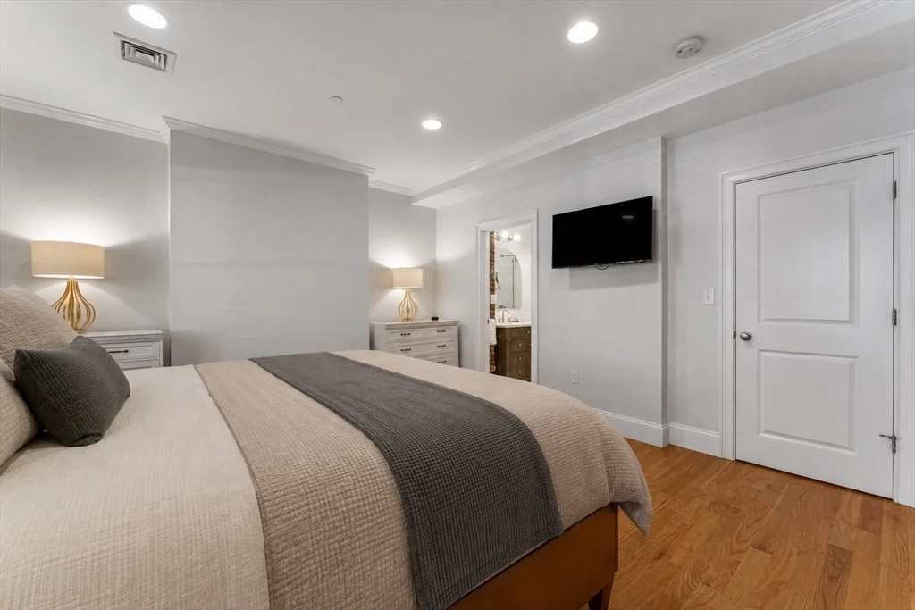2 bed, 2 bath apartment for rent at 668 Massachusetts Ave Unit G, South End — photo 10 of 16