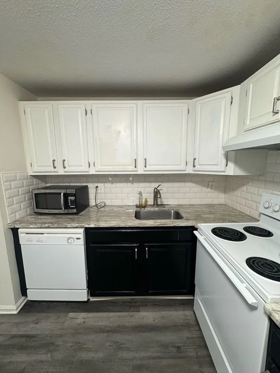 2 bed, 1 bath apartment for rent at 668 Robbins Ave Unit 17, Dracut — photo 4 of 9