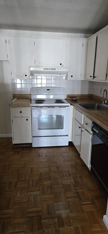 2 bed, 1 bath apartment for rent at 668 Robbins Ave Unit 18, Dracut — photo 3 of 8