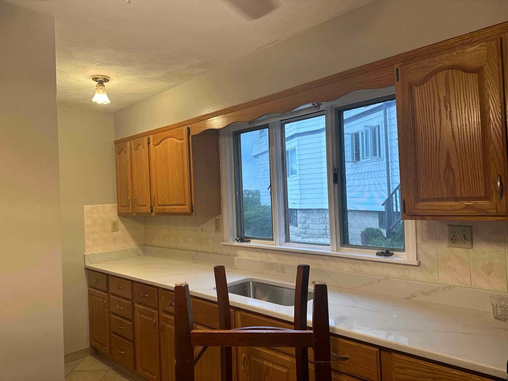 2 bed, 1 bath apartment for rent at 669 Fellsway Unit 1, Medford — photo 3 of 14