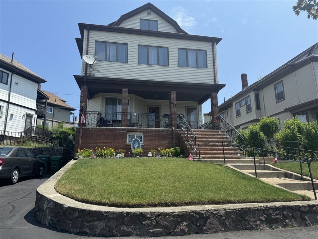 2 bed, 1 bath apartment for rent at 669 Fellsway Unit 1, Medford — photo 2 of 14