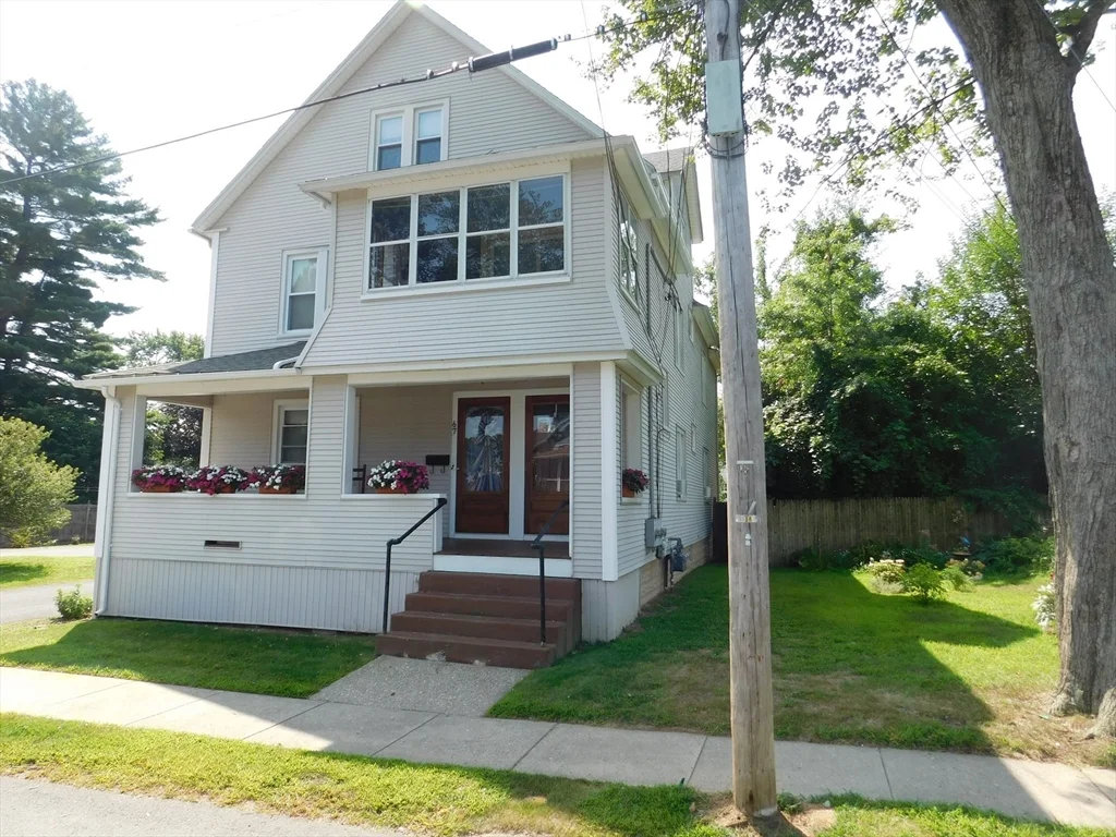 2 bed, 1 bath apartment for rent at 67-69 Angeline St Unit 2, West Springfield — photo 2 of 37