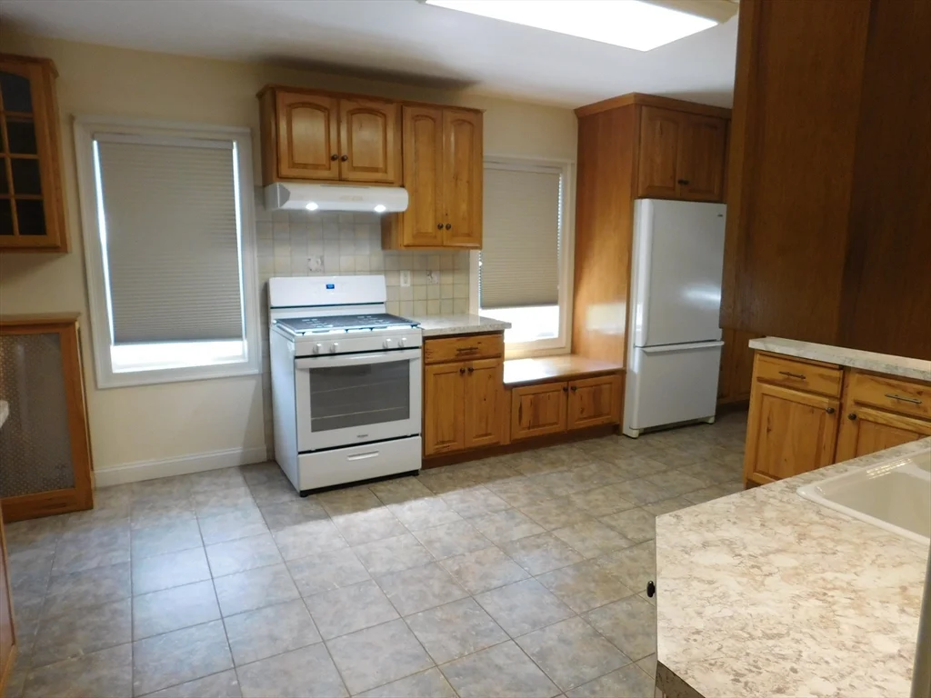 2 bed, 1 bath apartment for rent at 67-69 Angeline St Unit 2, West Springfield — photo 16 of 37