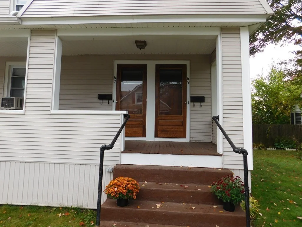 2 bed, 1 bath apartment for rent at 67-69 Angeline St Unit 2, West Springfield — photo 3 of 37