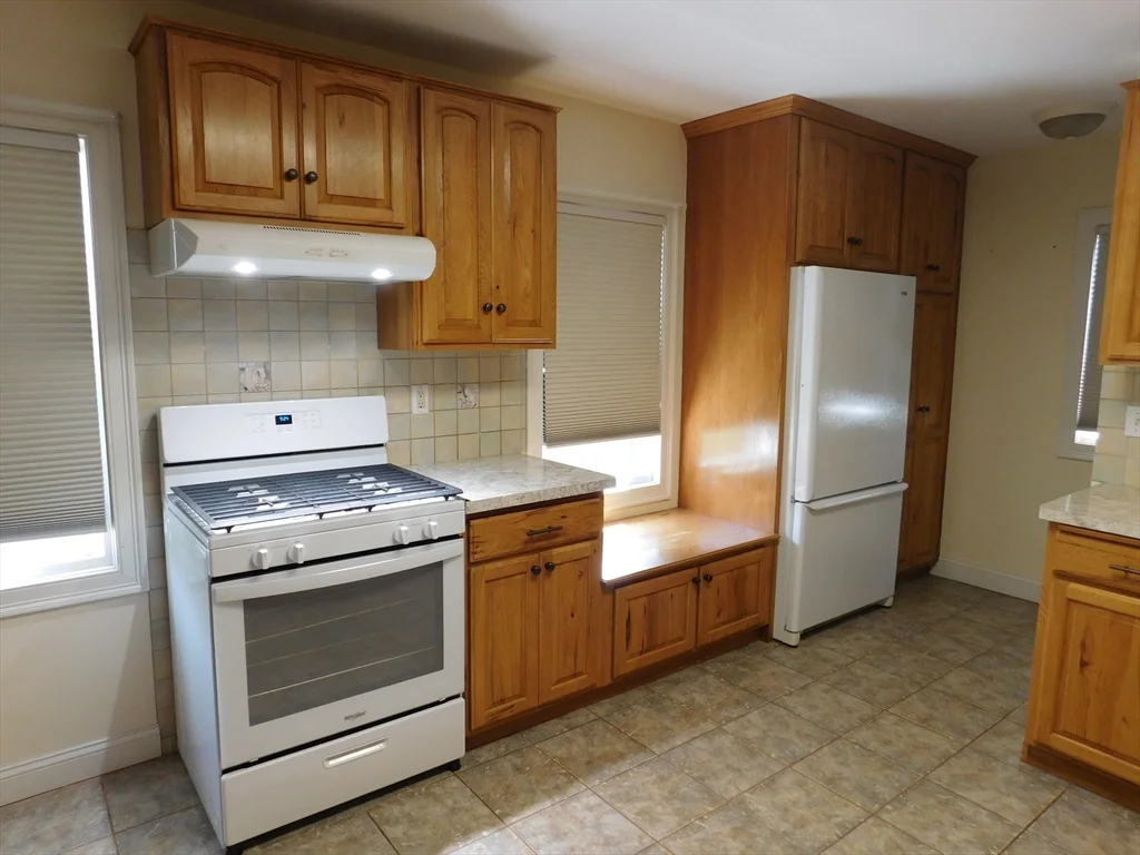 2 bed, 1 bath apartment for rent at 67-69 Angeline St Unit 2, West Springfield — photo 18 of 37