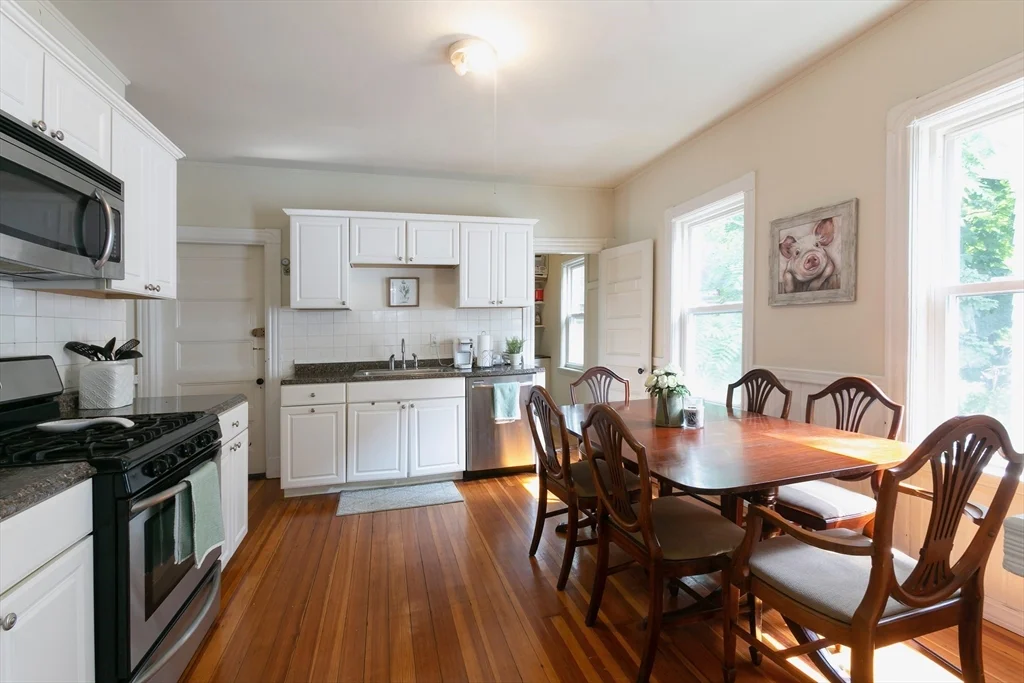3 bed, 1 bath apartment for rent at 67 Avon St Unit 2, Spring Hill — photo 2 of 22
