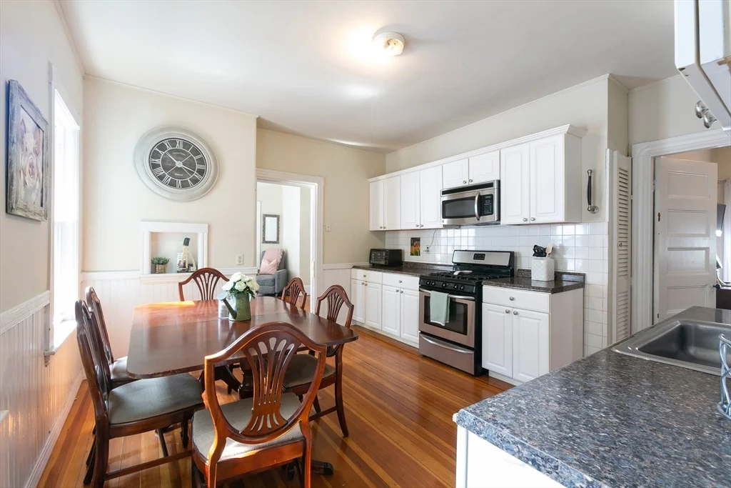 3 bed, 1 bath apartment for rent at 67 Avon St Unit 2, Spring Hill — photo 3 of 22