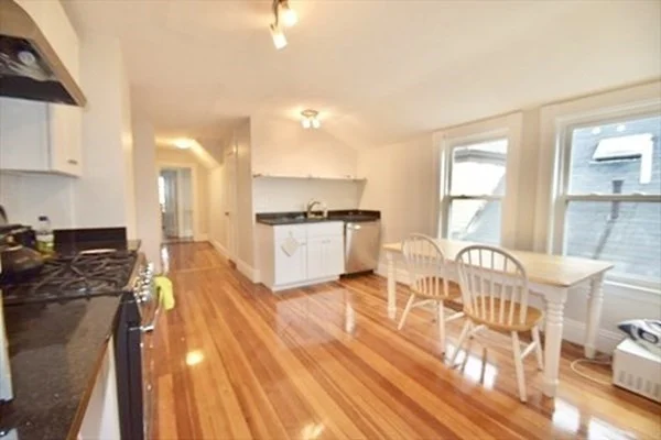 2 bed, 1 bath apartment for rent at 67 Avon Unit 3, Spring Hill — photo 2 of 7