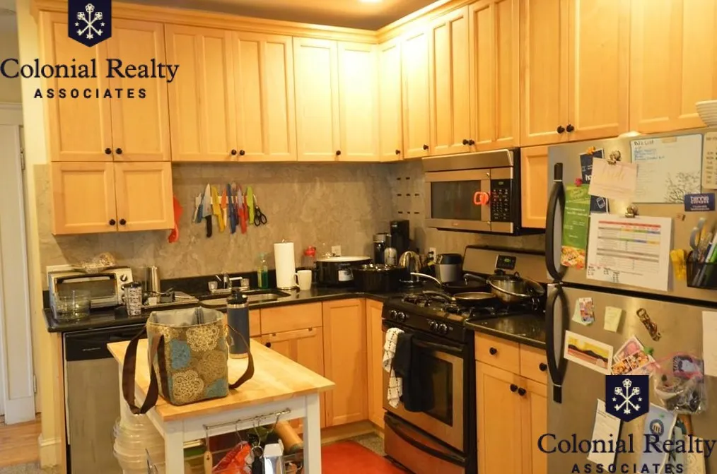 3 bed, 2 bath apartment for rent at 67 Babcock St Unit 6, North Brookline — photo 5 of 11