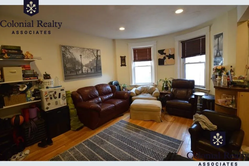 3 bed, 2 bath apartment for rent at 67 Babcock St Unit 6, North Brookline — photo 3 of 11