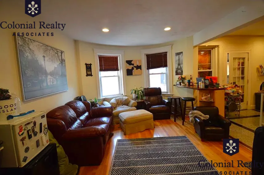 3 bed, 2 bath apartment for rent at 67 Babcock St Unit 6, North Brookline