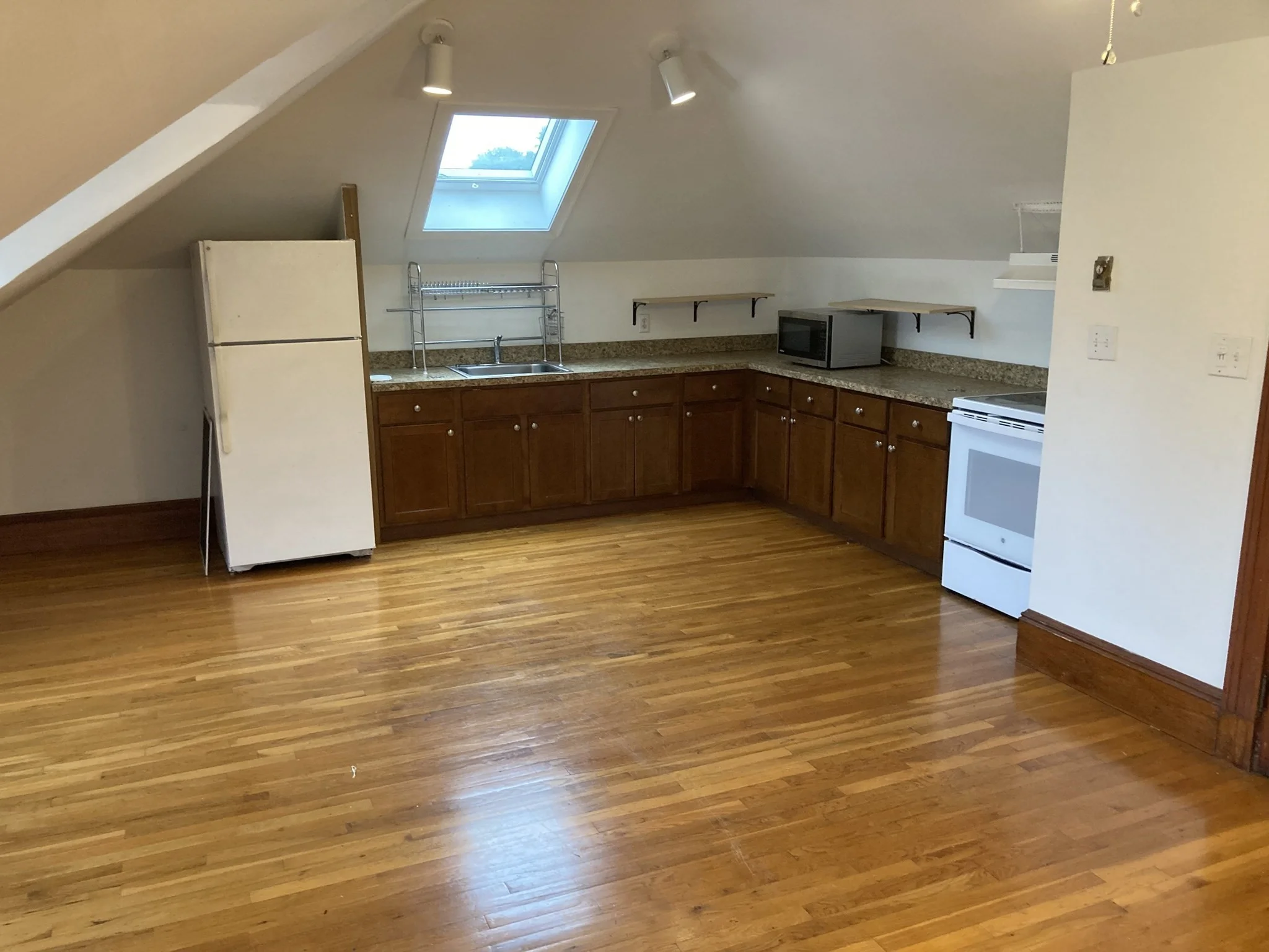 2 bed, 1 bath apartment for rent at 67 Benton Rd Unit 3, Spring Hill — photo 1 of 17