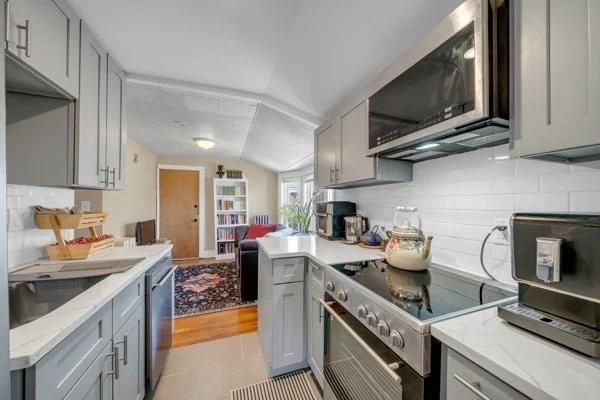 1 bed, 1 bath apartment for rent at 67 Bonair Unit 3, Winter Hill — photo 1 of 8