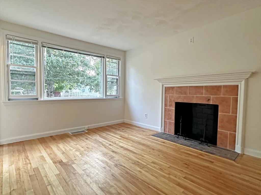 3 bed, 1 bath apartment for rent at 67 Brewster Rd, Waltham — photo 2 of 19
