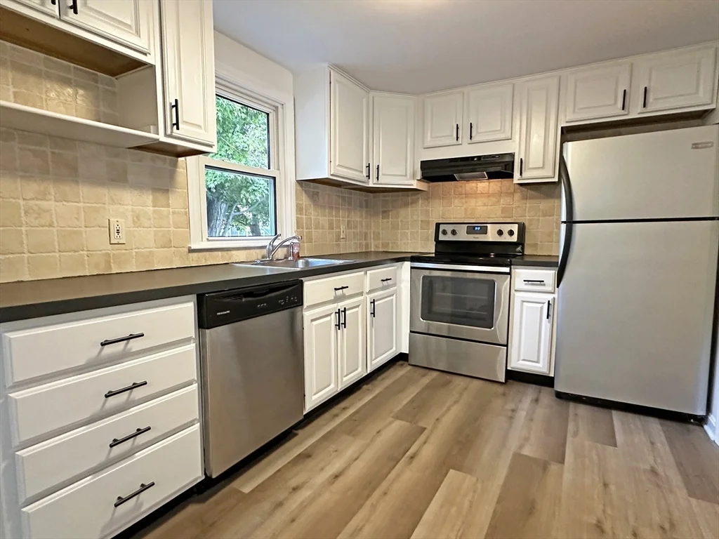 3 bed, 1 bath apartment for rent at 67 Brewster Rd, Waltham — photo 5 of 19