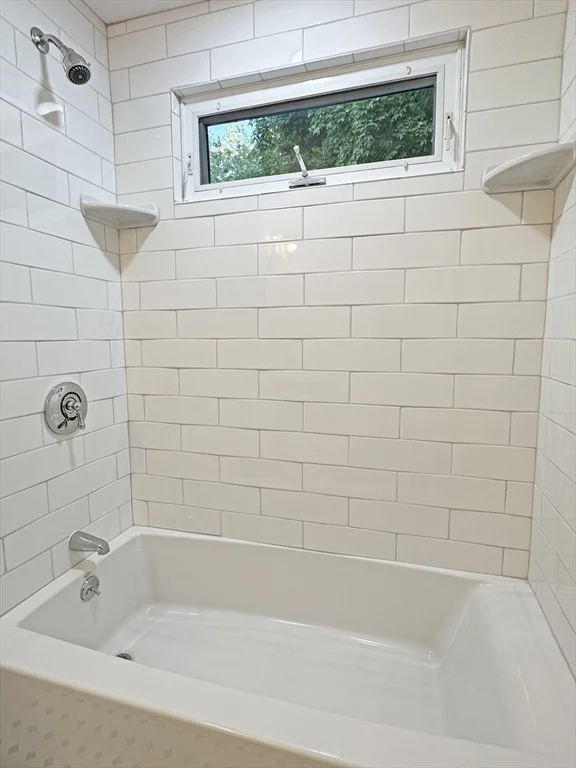 3 bed, 1 bath apartment for rent at 67 Brewster Rd, Waltham — photo 15 of 19