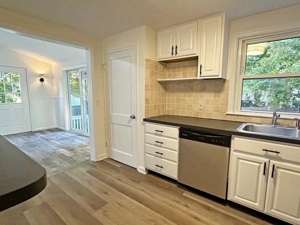 3 bed, 1 bath apartment for rent at 67 Brewster Rd, Waltham — photo 6 of 19