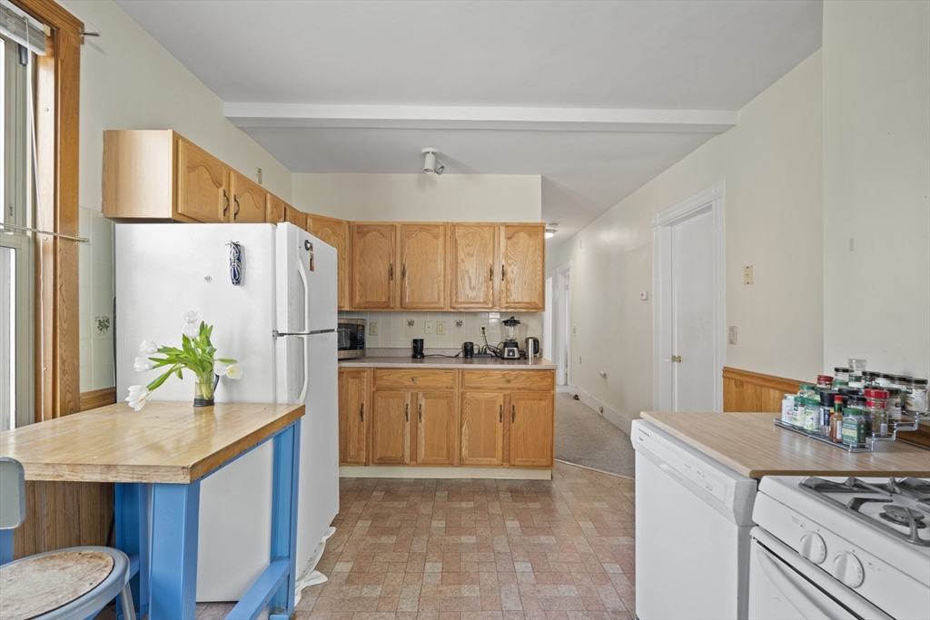 2 bed, 1 bath apartment for rent at 67 Bristol St Unit 67, Wellington-Harrington — photo 1 of 9